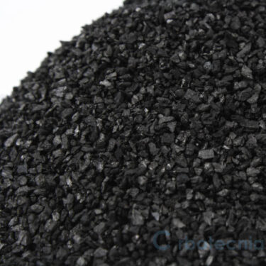 Carbón activado mineral lignítico